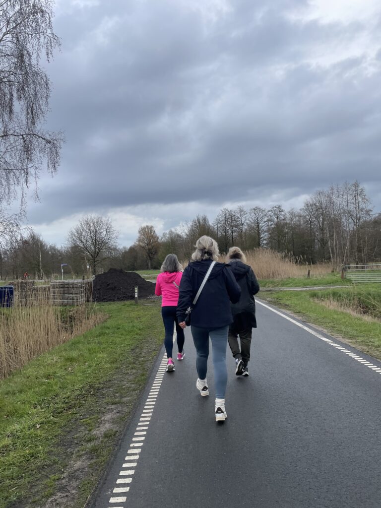 14 maart deden we met een klein groepje vrouwen een powerwalk van Vught naar Den Bosch